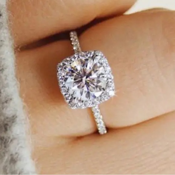 NWTS-Luxury Promise Ring - Silver Plated with Shining Zircon Inlay - Picture 4 of 10